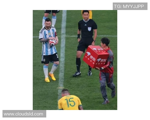 世界足球巨星穿中国品牌足球鞋引领全球潮流的新趋势