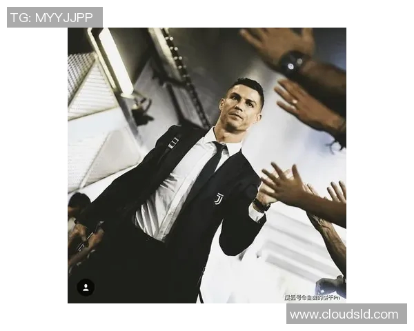 足球巨星C罗的传奇人生与无与伦比的赛场表现分析